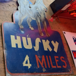 Husky 4 Miles Sign